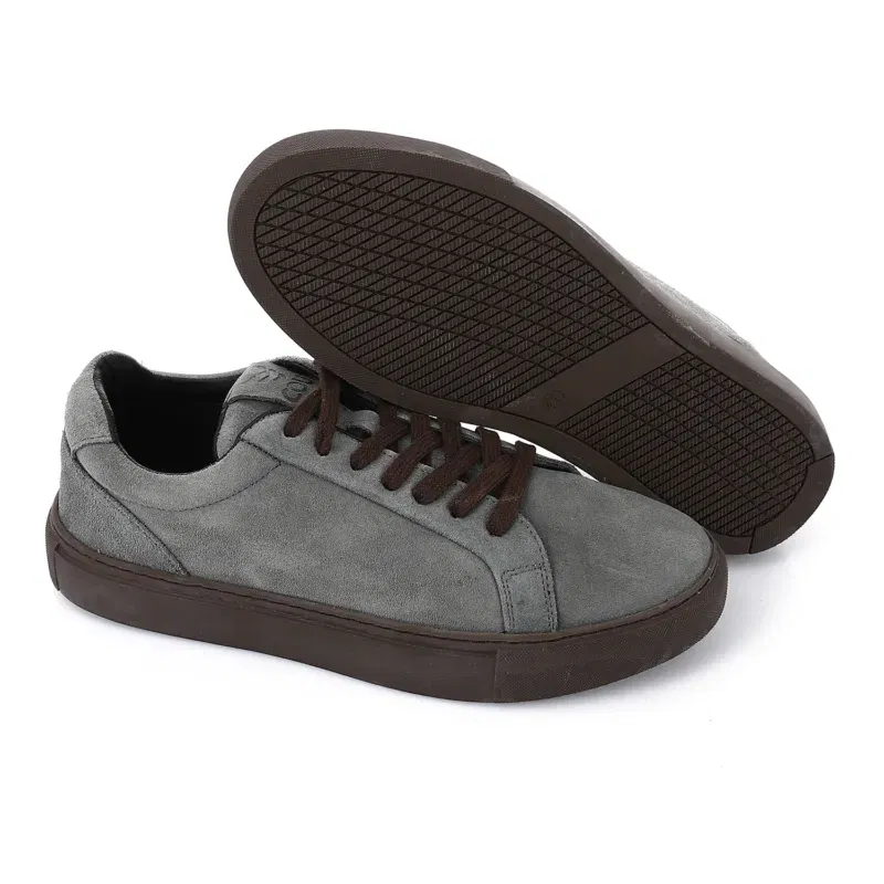 حذاء كاجوال رجالي: دليلك لأناقة عملية مع أحذية Coup المختارة Coup - Essential Casual Shoes for men